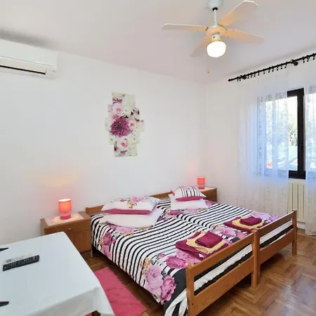 Rooms Tomc Gasthof *